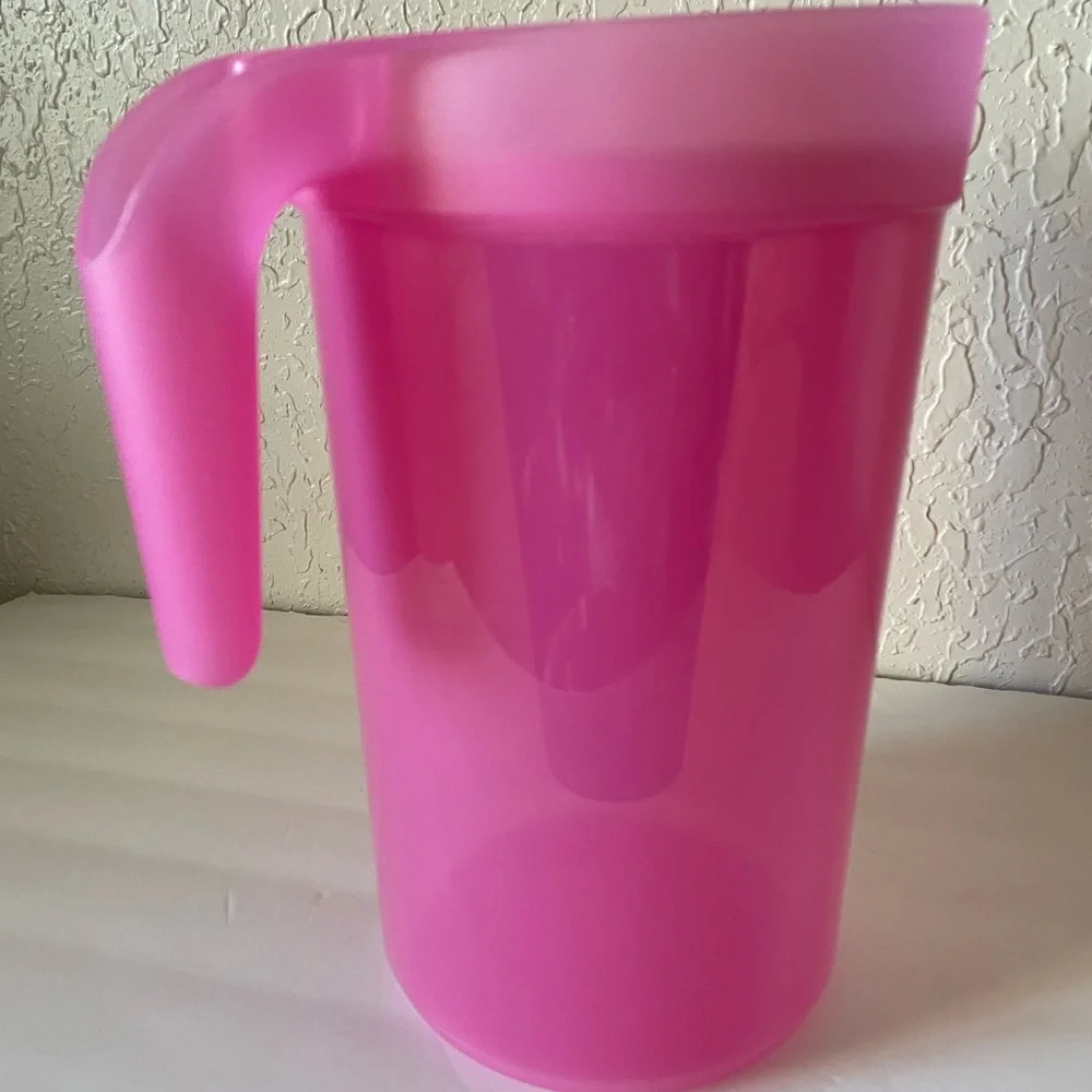 Tupperware Pitcher, Pink, Brand new